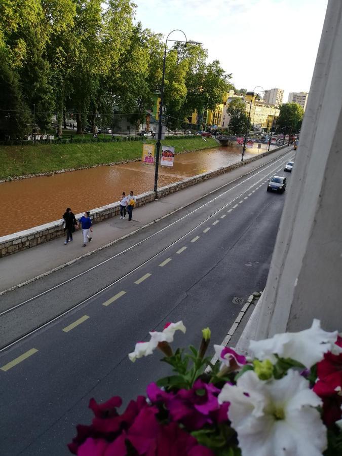 Studio Park Apartment Sarajevo Bagian luar foto